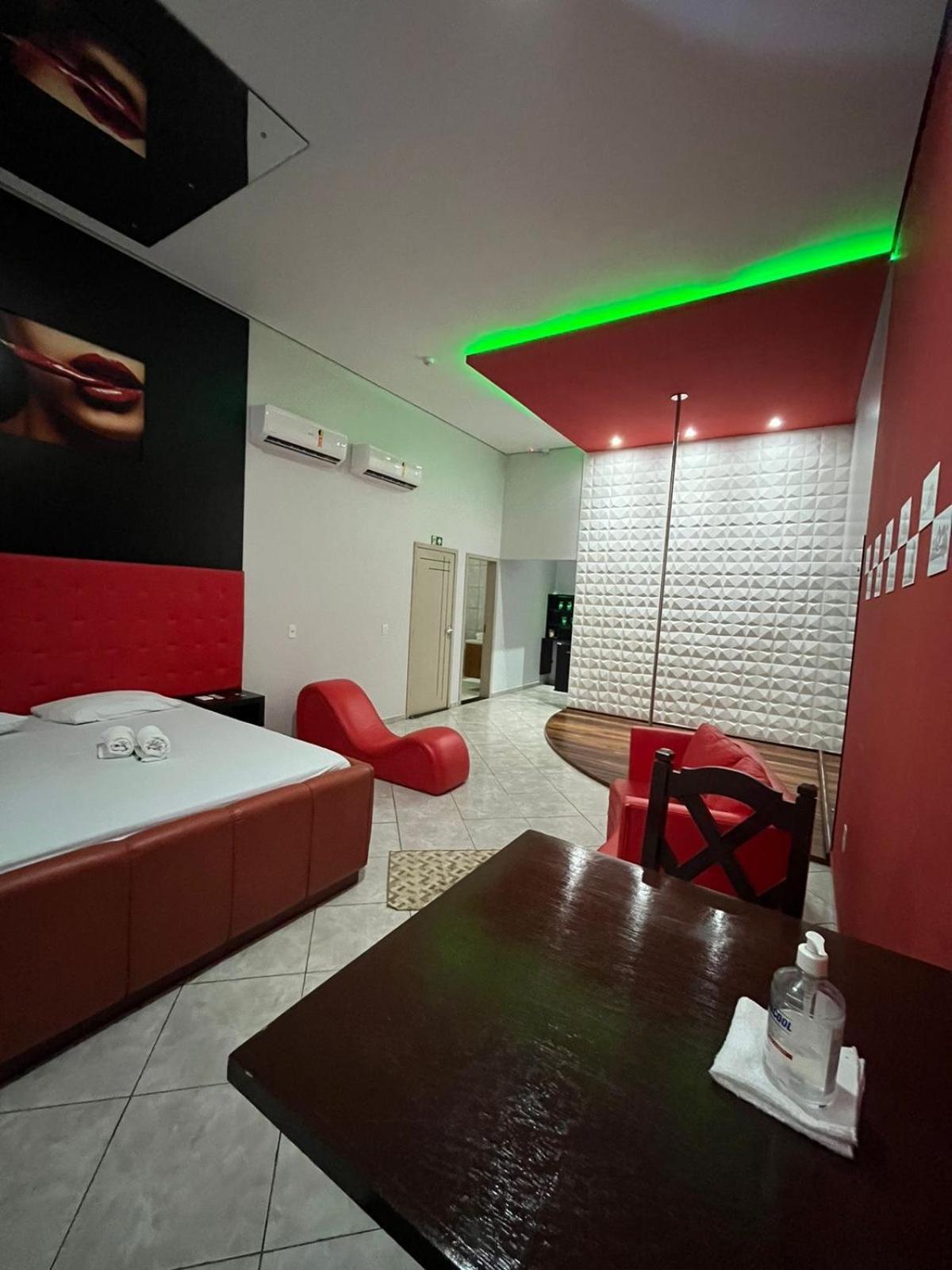 Fetiche Motel Presidente Medici  Dış mekan fotoğraf